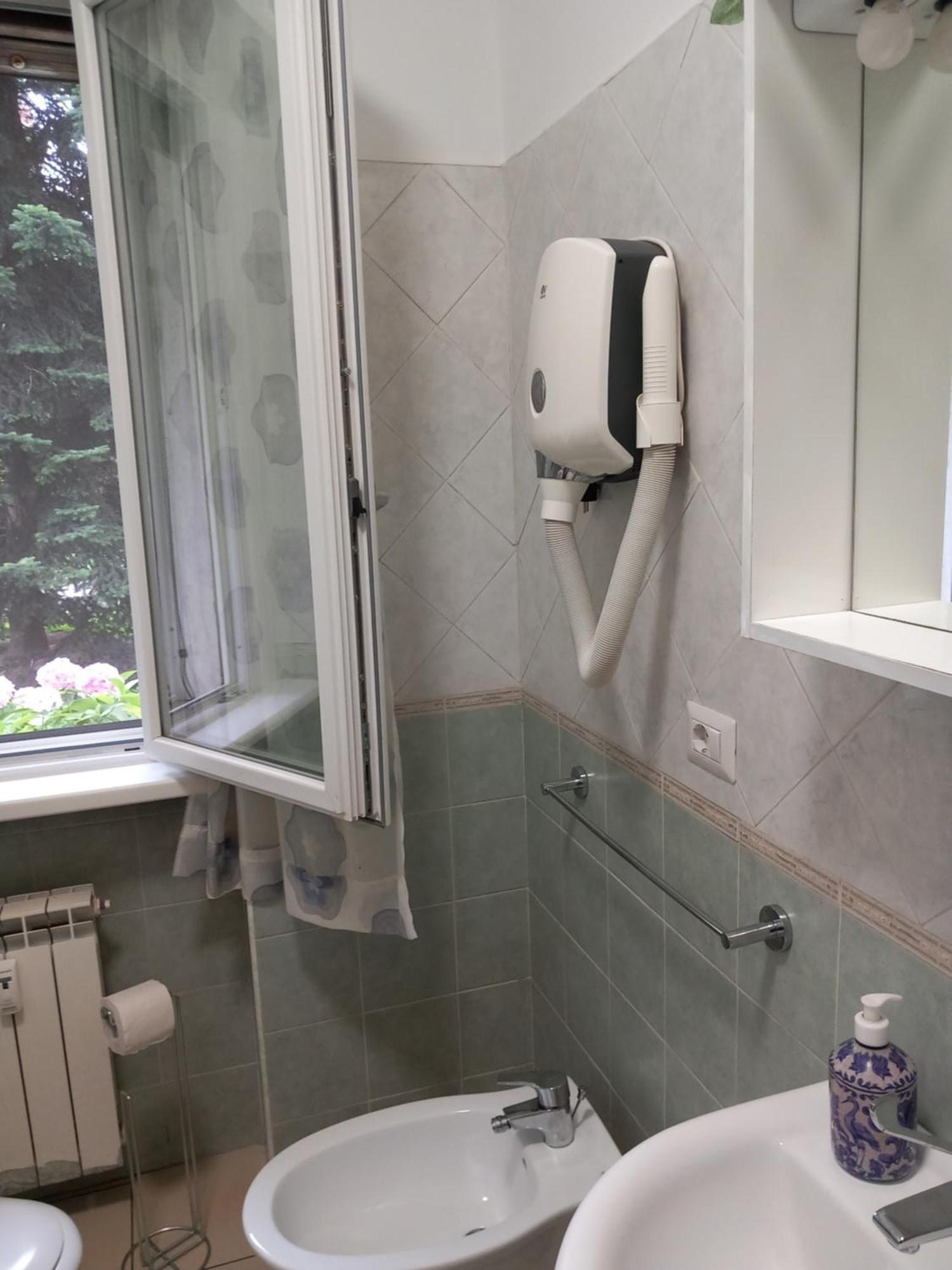 Simple&Comfortable apartment vicino POLICLINICO San Donato Milanese Exterior foto